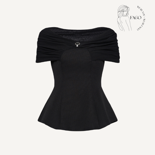 Áo đen nhún vai cổ trễ đính đá -M